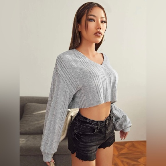 Cropped Sweater - Picture 3 of 4